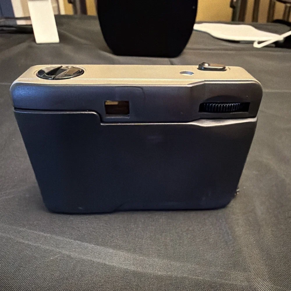 Argus Cintar 520 Silver 35mm Film Point & Shoot Camera Focus-Free 28mm Lens